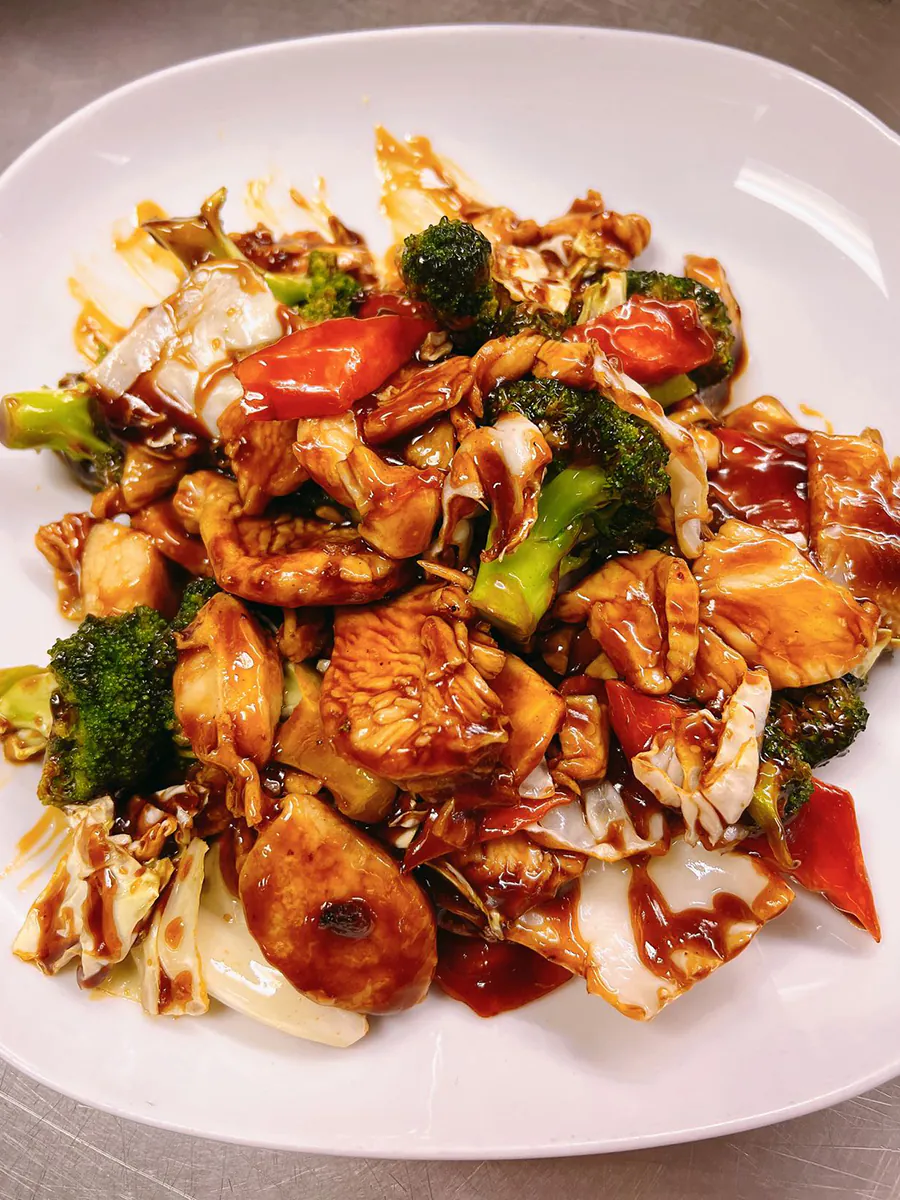 Stir - fried dish with veggies and meat at Eggroll Inn，a American Chinese Restaurant in Balch Springs